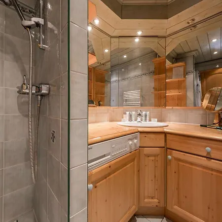 1850 - 4 Pers, Skis Aux Pieds, Wifi, Parking - Fr-1-631-220 Daire Courchevel